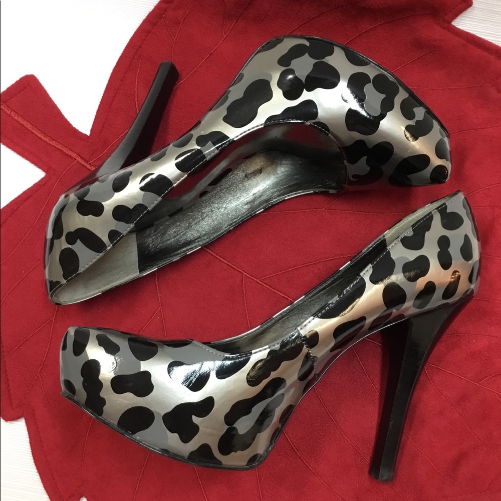Striking Platforms with Design by Carlos Santana - Picture 5 of 8